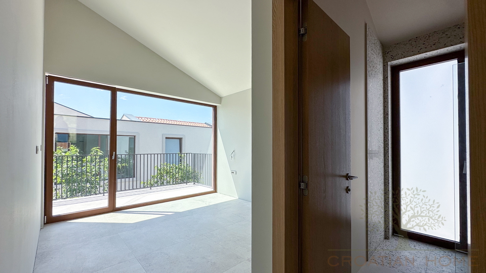 House&comma; 190 m2&comma; For Sale&comma; Pore&ccaron;