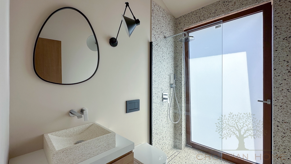 House&comma; 190 m2&comma; For Sale&comma; Pore&ccaron;