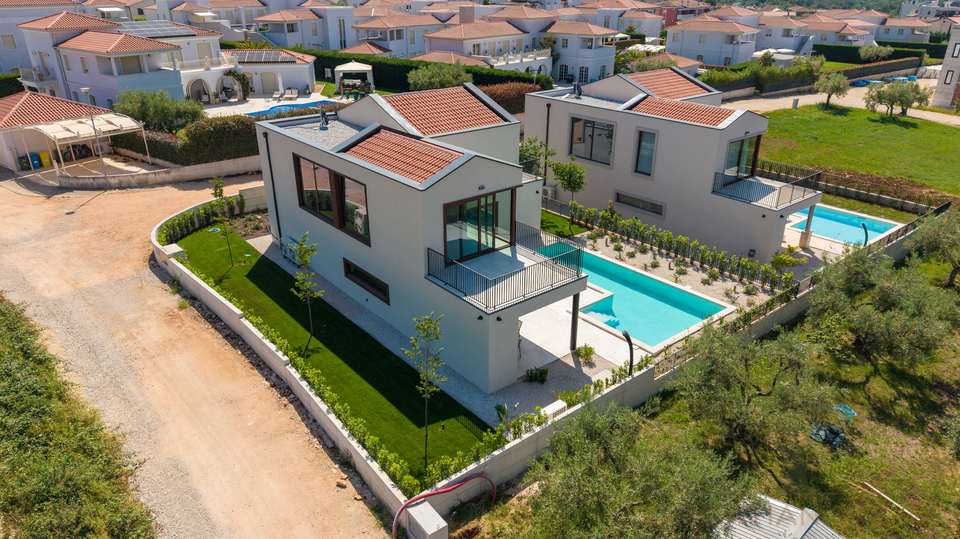 House&comma; 190 m2&comma; For Sale&comma; Pore&ccaron;