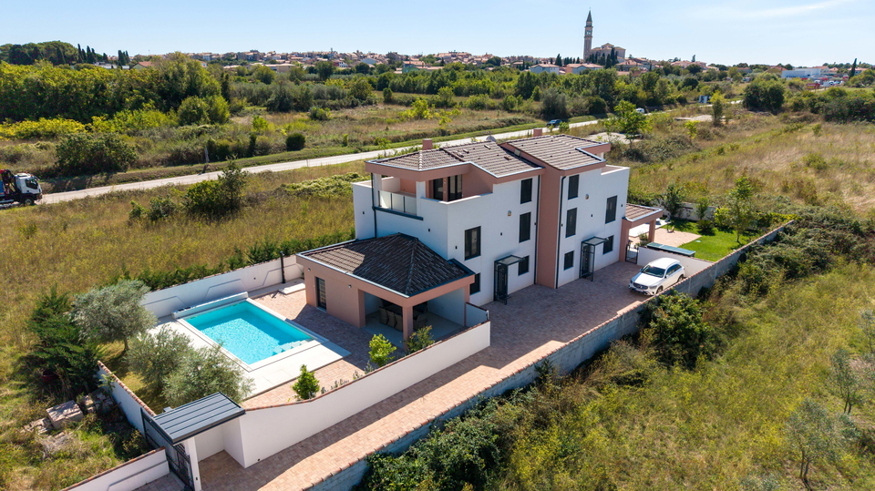 VILLA MIT SALZWASSERPOOL UND KOMPLETT AUSGESTATTET