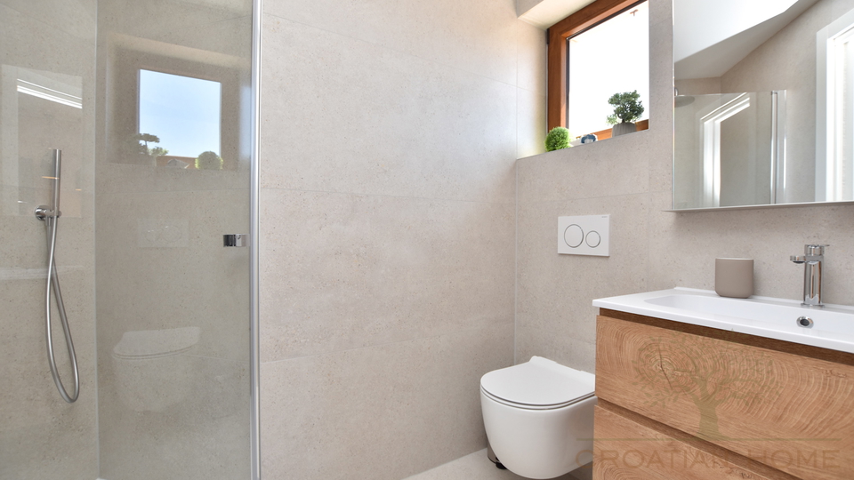 MEDITERRANE VILLA MIT EINLIEGERWOHNUNG UND POOL
