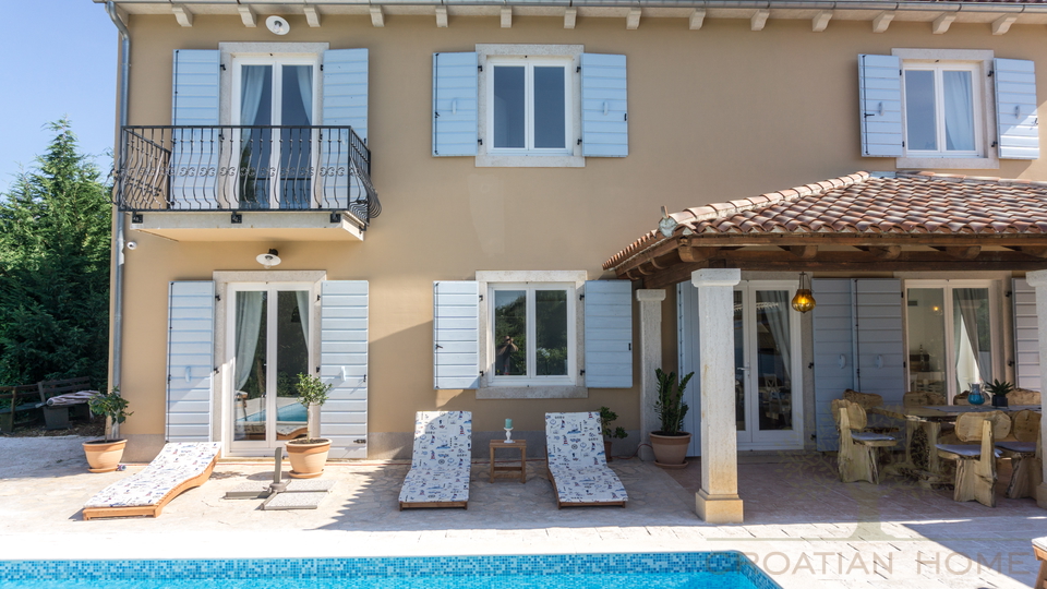 WUNDERSCH&Ouml;NE MEDITTERRANE VILLA MIT BEHEIZTEM POOL