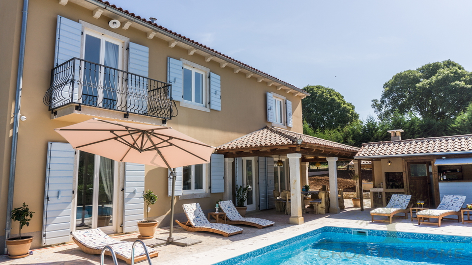 WUNDERSCH&Ouml;NE MEDITTERRANE VILLA MIT BEHEIZTEM POOL