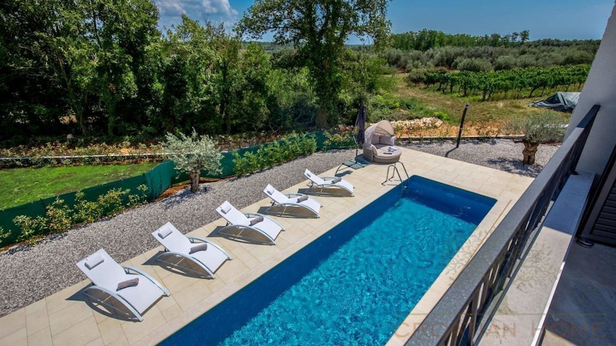 Villa mit Pool und viel Privatsphare - keine Nachbarrn