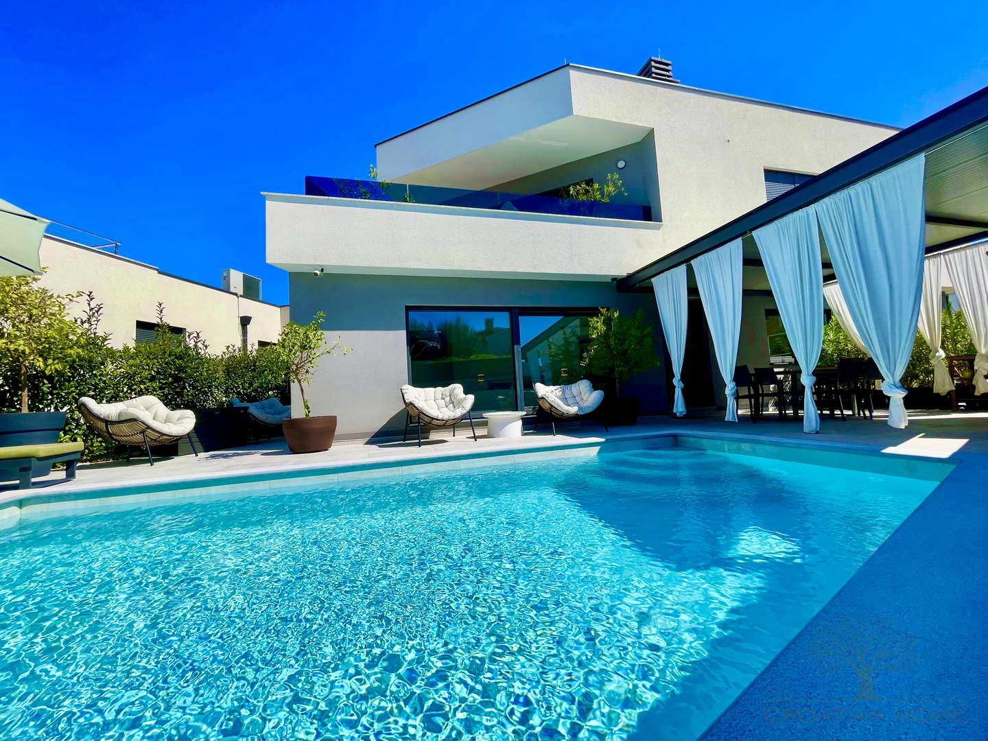 VILLA MIT POOL NUR 80 M VOM MEER MIT MEERBLICK UND GARAGE