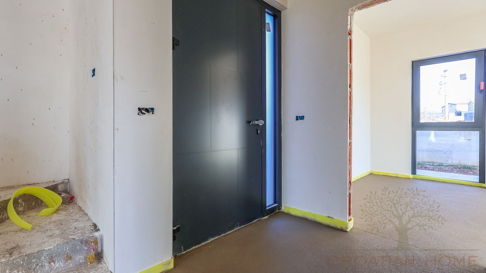EXCLUSIVE MODERNE VILLA IN RUHIGER LAGE BEI PORE&Ccaron;
