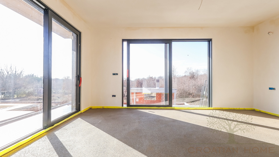 EXCLUSIVE MODERNE VILLA IN RUHIGER LAGE BEI PORE&Ccaron;