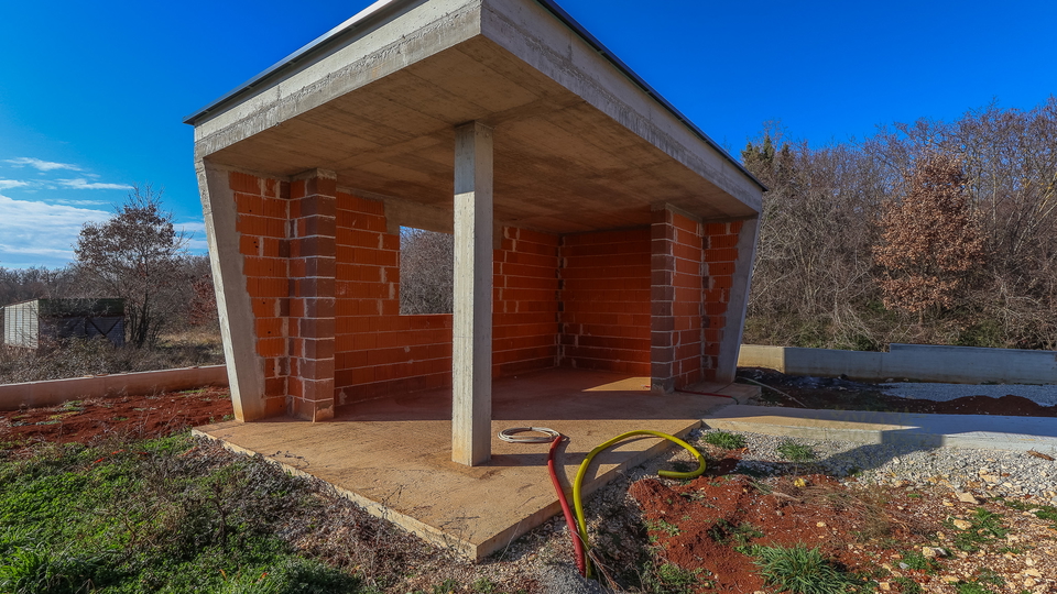 EXCLUSIVE MODERNE VILLA IN RUHIGER LAGE BEI PORE&Ccaron;