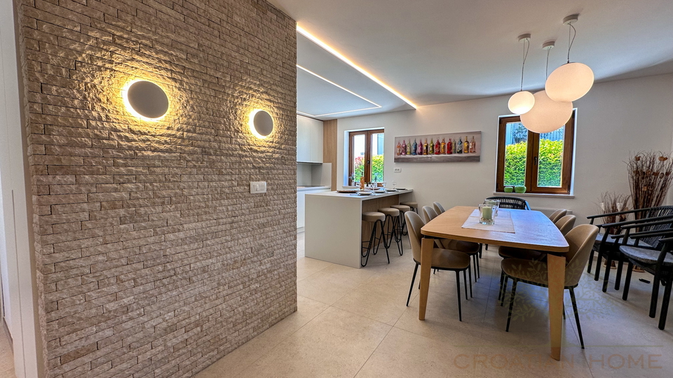 MEDITERRANE VILLA MIT EINLIEGERWOHNUNG UND POOL