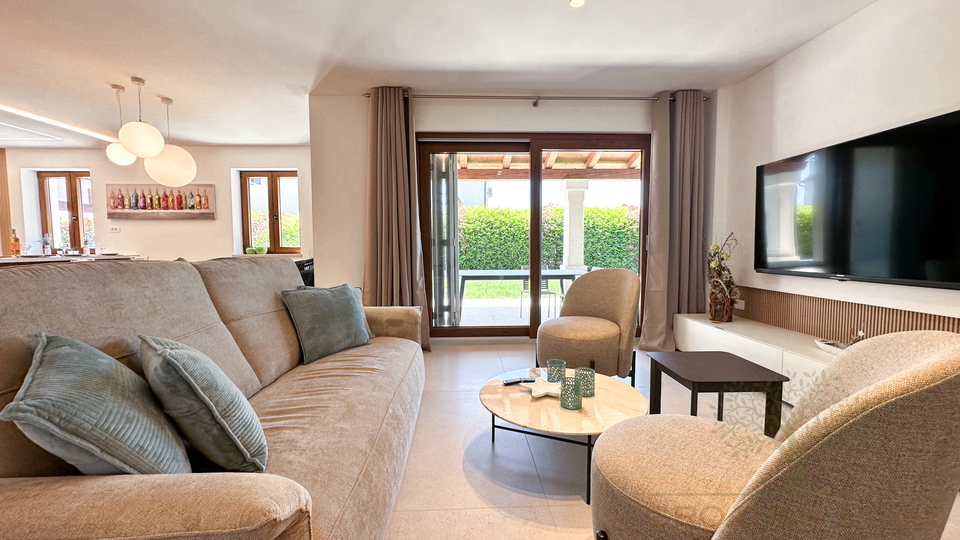 MEDITERRANE VILLA MIT EINLIEGERWOHNUNG UND POOL