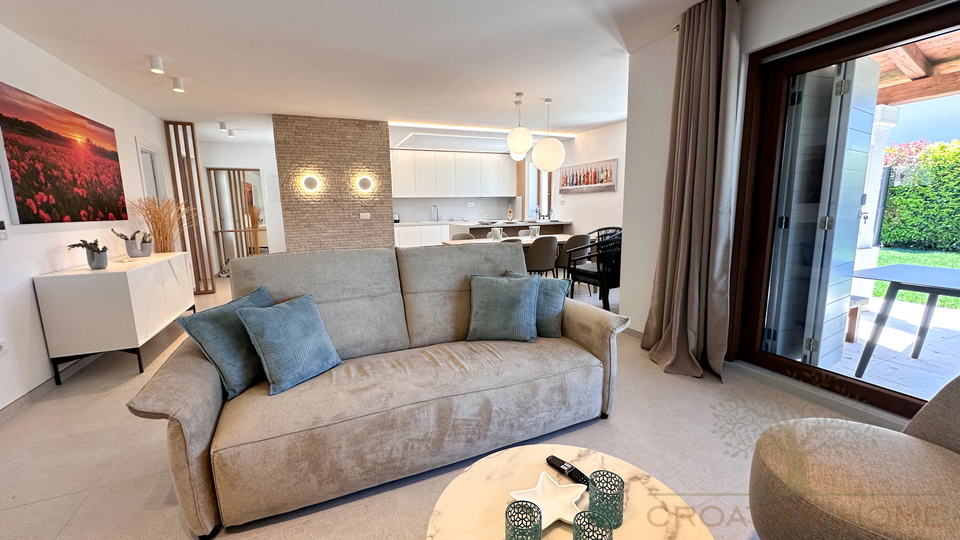 MEDITERRANE VILLA MIT EINLIEGERWOHNUNG UND POOL