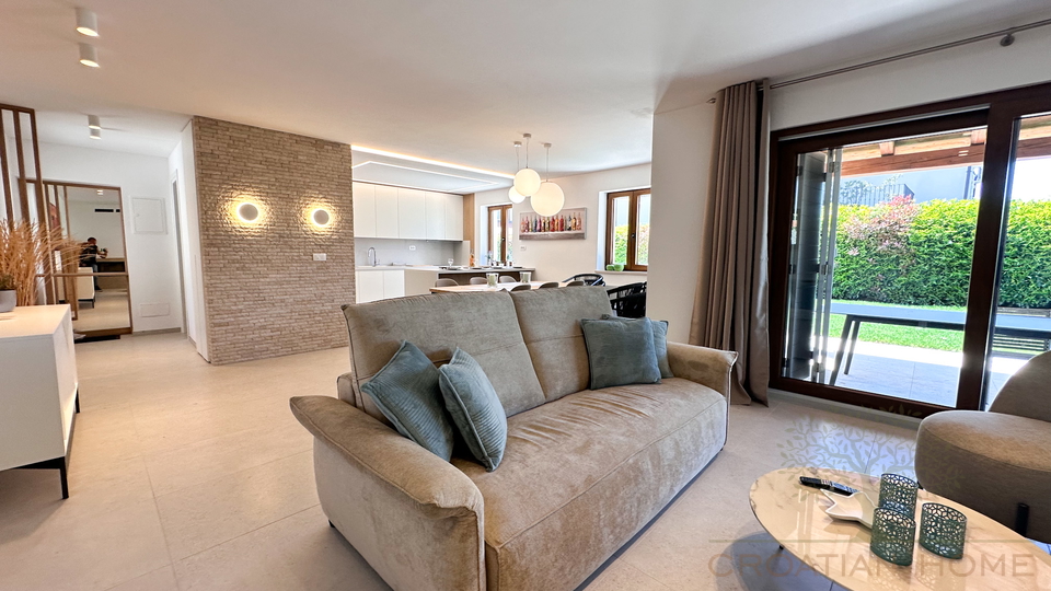 MEDITERRANE VILLA MIT EINLIEGERWOHNUNG UND POOL