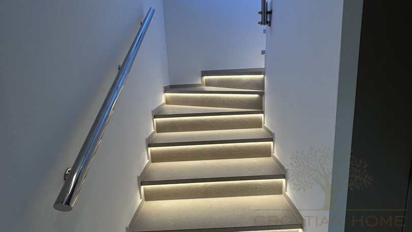 NEUBAU VILLA MIT POOL NUR 1500 M VOM MEER