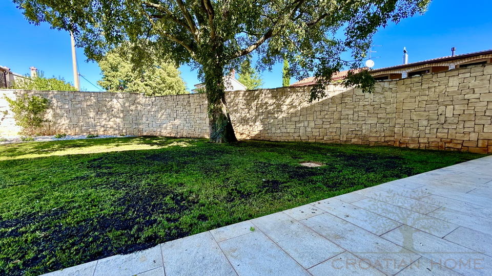 HAUS MIT SALZWASSERPOOL NUR 5 KM VON NOVIGRAD