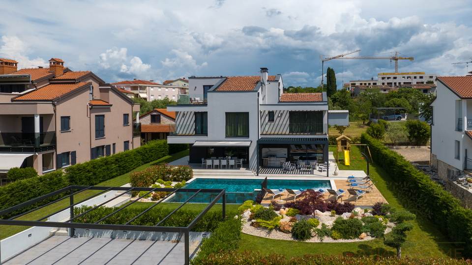 Luxus Villa i Porec mit 40 m2 Pool&comma; Jacuzzi und Meerblick