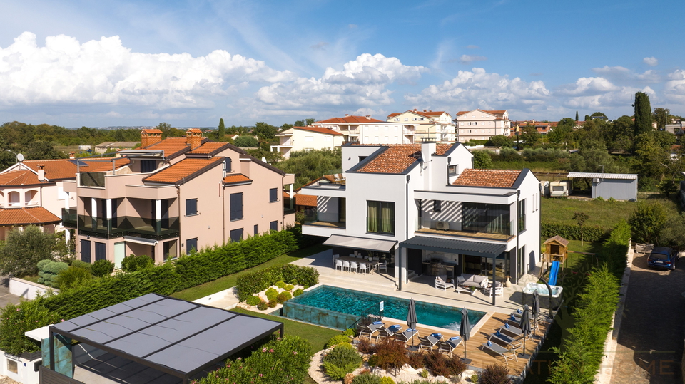 Luxus Villa i Porec mit 40 m2 Pool&comma; Jacuzzi und Meerblick