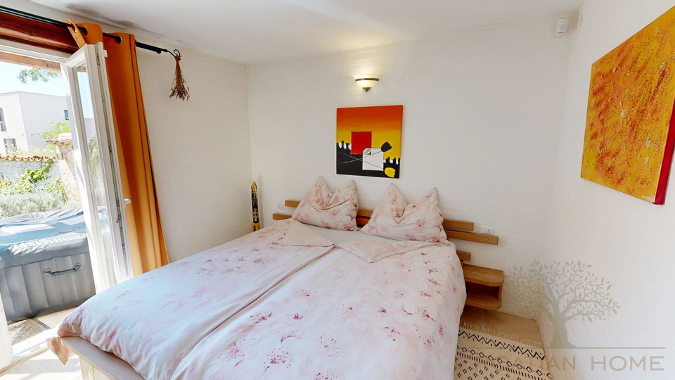 Haupthaus mit Einliegerhaus&comma; Pool&comma; Solaranlage und Fussbodenheizung nur 7 km vom Meer bei Porec mit Meerblick