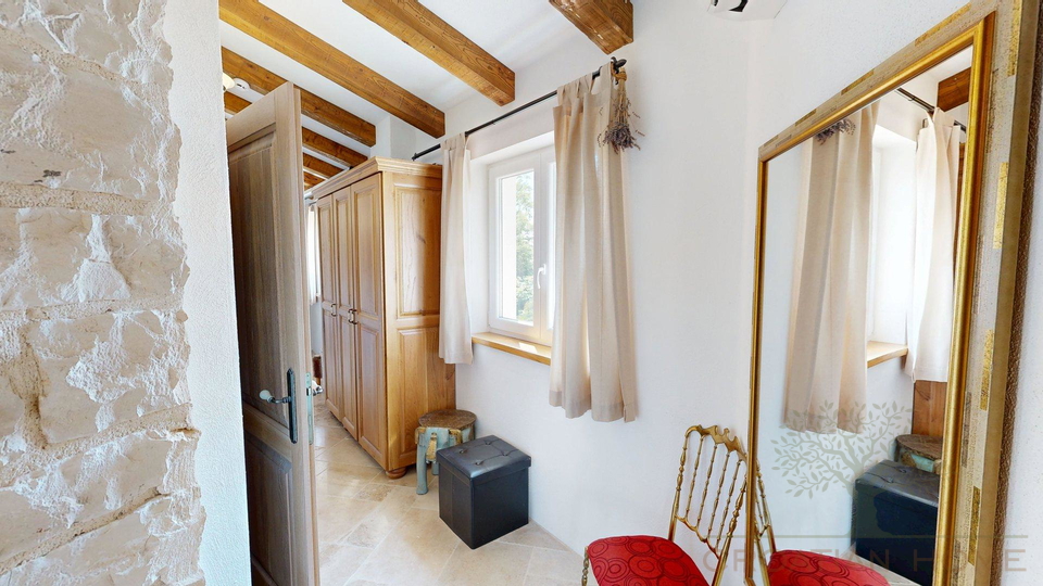 Haupthaus mit Einliegerhaus&comma; Pool&comma; Solaranlage und Fussbodenheizung nur 7 km vom Meer bei Porec mit Meerblick