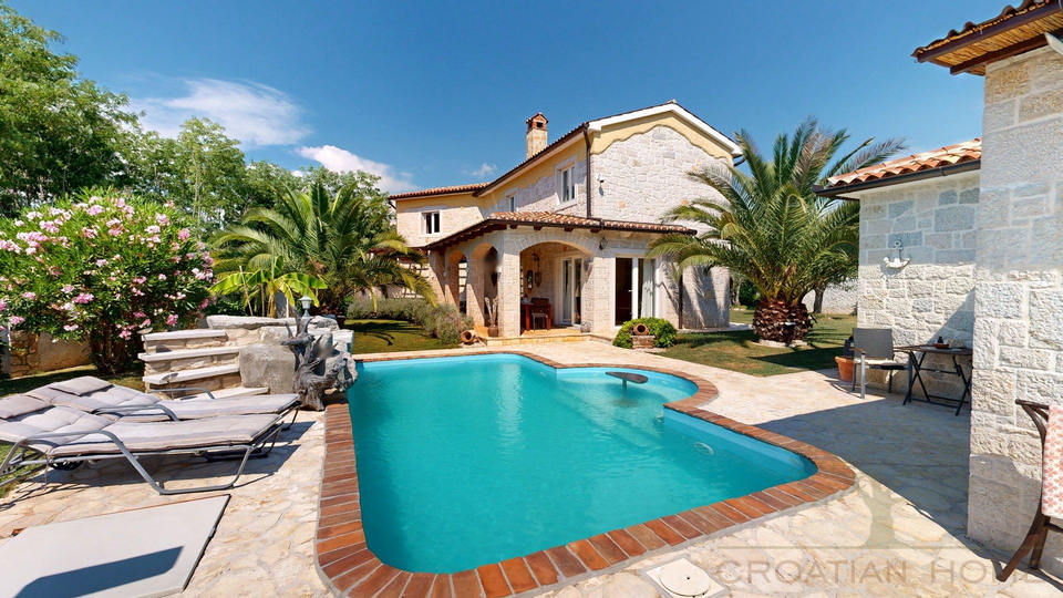 Haupthaus mit Einliegerhaus&comma; Pool&comma; Solaranlage und Fussbodenheizung nur 7 km vom Meer bei Porec mit Meerblick