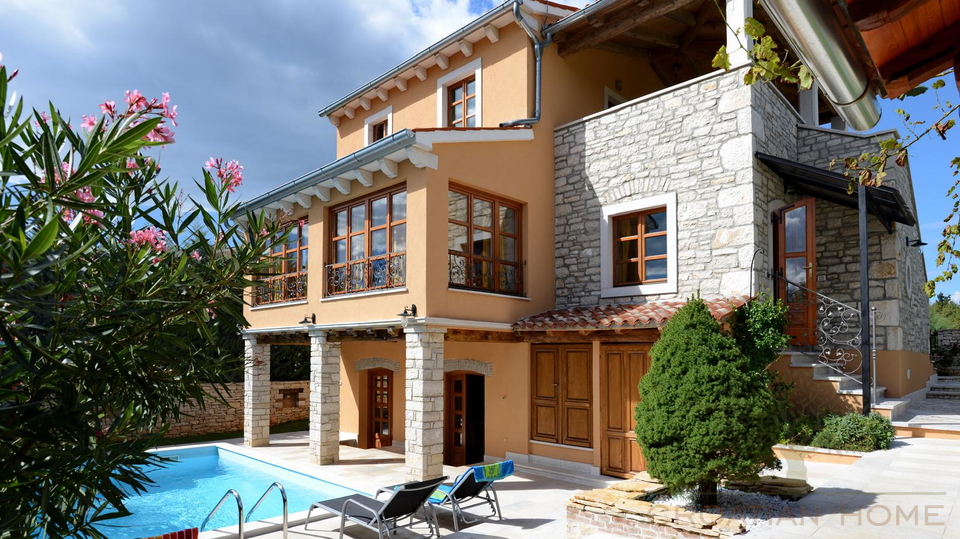 WUNDERSCH&Ouml;NES ISTRISCHES HAUS MIT POOL MIT SEHR VIEL PRIVATSH&Auml;RE UND RUHE