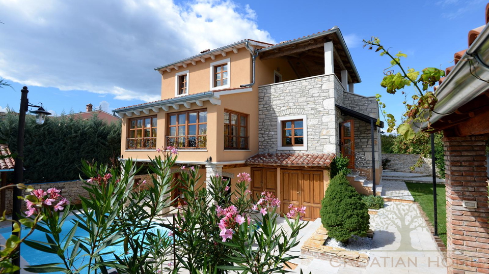 WUNDERSCH&Ouml;NES ISTRISCHES HAUS MIT POOL MIT SEHR VIEL PRIVATSH&Auml;RE UND RUHE