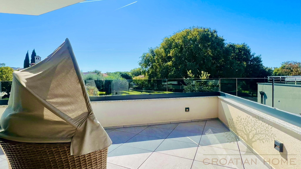 VILLA MIT POOL NUR 80 M VOM MEER MIT MEERBLICK UND GARAGE