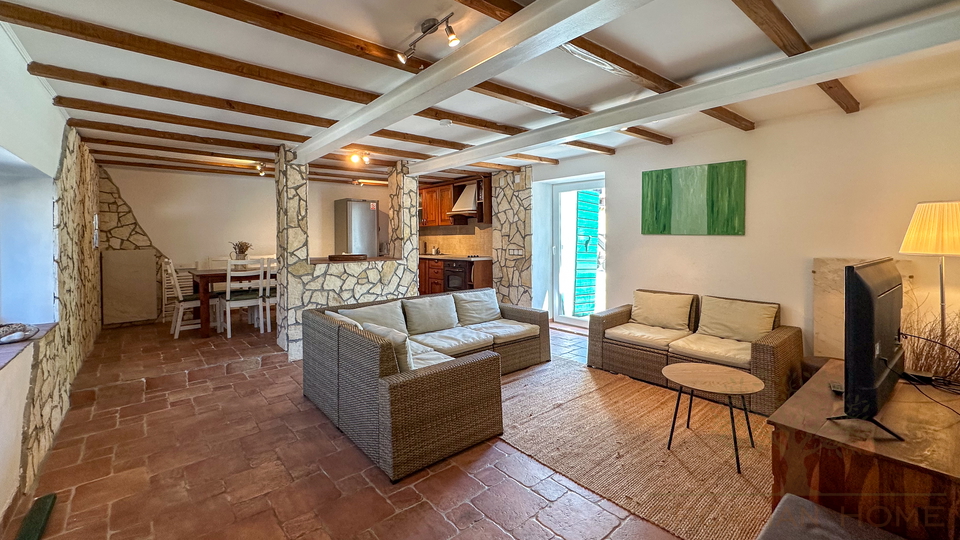 Authentisches Steinhaus mit Pool &ndash; N&auml;he Pore&ccaron;&comma; Meerblick&comma; ruhige Lage