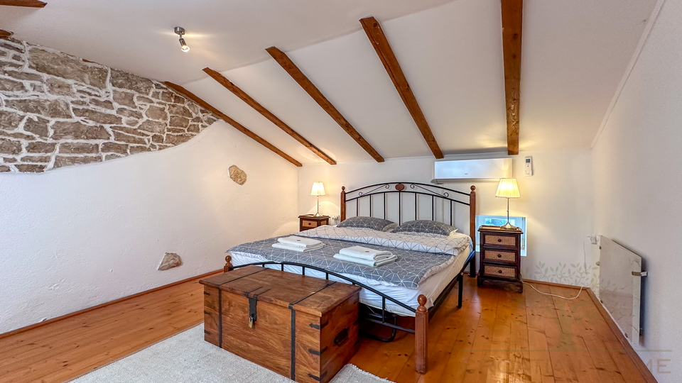 Authentisches Steinhaus mit Pool &ndash; N&auml;he Pore&ccaron;&comma; Meerblick&comma; ruhige Lage