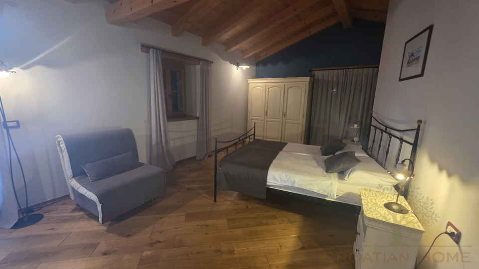 WUNDERSCH&Ouml;NE STEINVILLA MIT POOL UND KLEINER MEERBLICK
