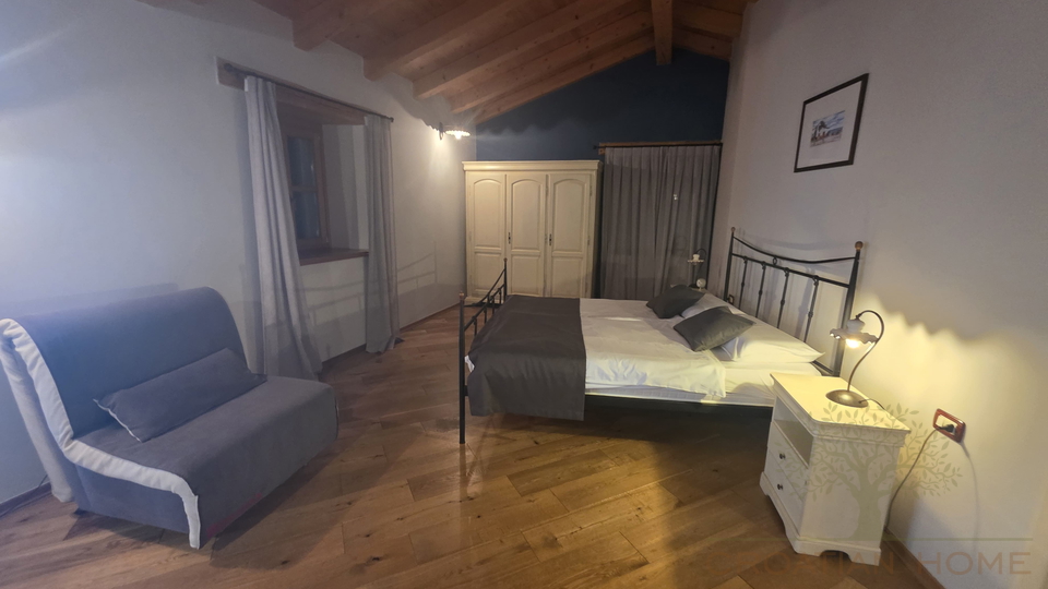 WUNDERSCH&Ouml;NE STEINVILLA MIT POOL UND KLEINER MEERBLICK