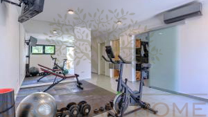 MODERNE VILLA MIT BEHEIZTEM POOL UND PRIVATEM WELNESS UND GYM IN POREC