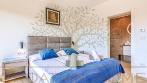 MODERNE VILLA MIT BEHEIZTEM POOL UND PRIVATEM WELNESS UND GYM IN POREC