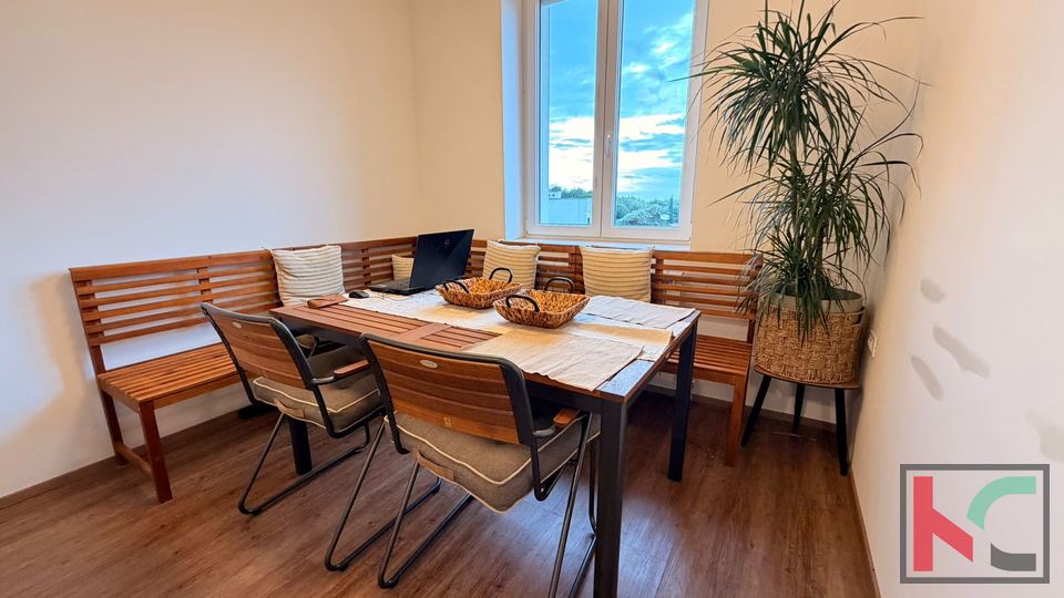 PULA&comma; STOJA&comma; EKSKLUZIVAN AUSTROUGARSKI STAN S DVORI&Scaron;TEM &num;PRODAJA