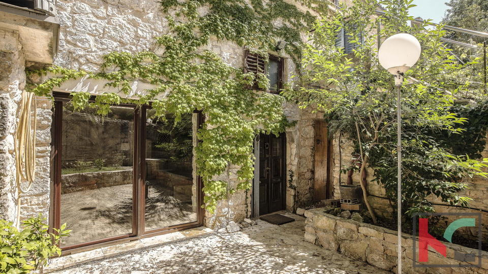 Hiša, 199 m2, Prodaja, Medulin - Vintijan