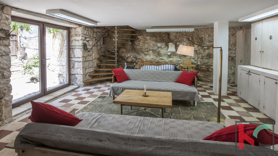 Hiša, 199 m2, Prodaja, Medulin - Vintijan