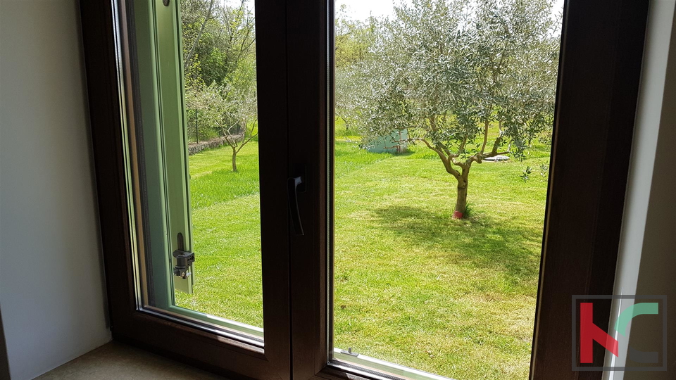 Bale una villa attraente con quattro stelle in stile rurale istriano circondato da una grande proprietà recintata di 30.550 m2.