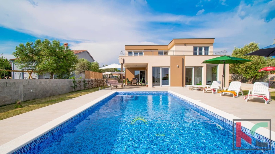 ISTRA&comma; VODNJAN&comma; MODERNA VILA 250m2 SA POGLEDOM NA MORE&comma; &num;PRODAJA