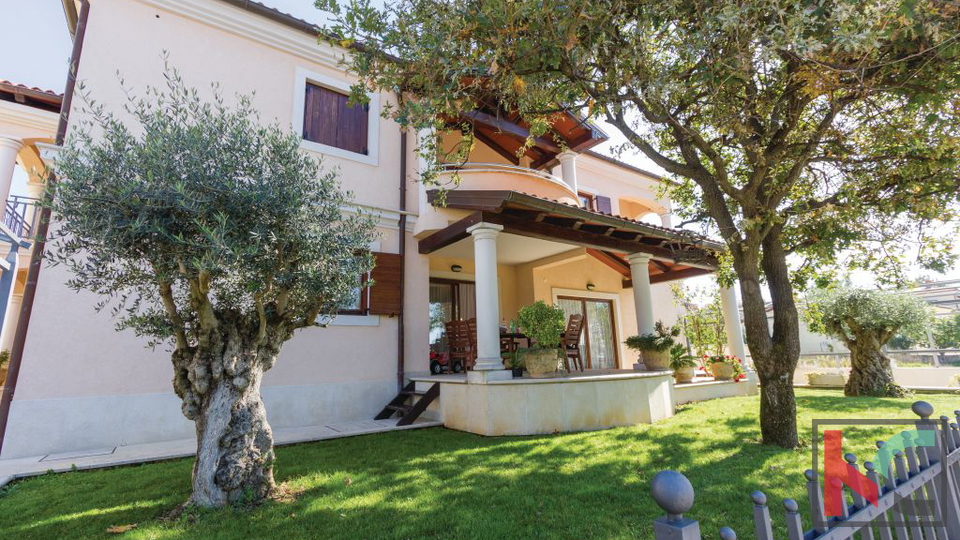 Istra, prekrasna Villa s bazenom u Volmama na 884m2 okućnice