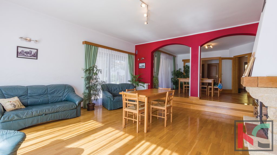 Istra, prekrasna Villa s bazenom u Volmama na 884m2 okućnice