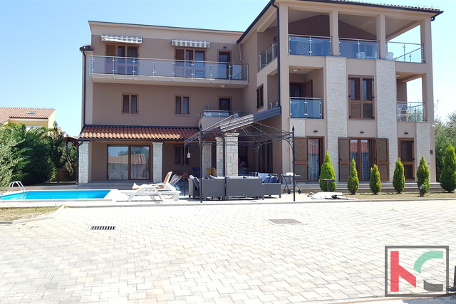 House, 450 m2, For Sale, Medulin - Premantura