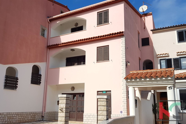 Pula, Veruda Porat is an interesting property near the sea with three residential units and a business unit