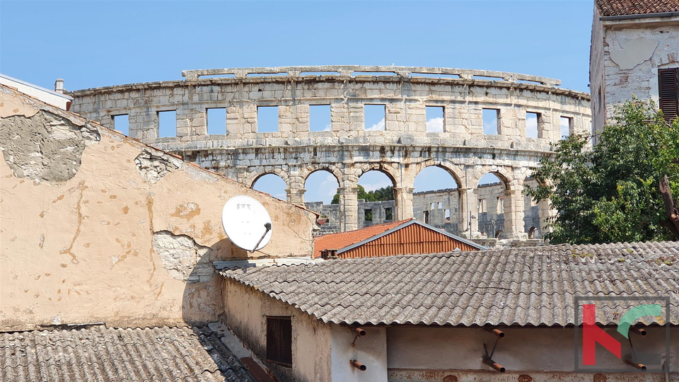 Pula, Centre Wohnung mit drei Schlafzimmern 77,72m2 mit direktem Blick auf die Arena