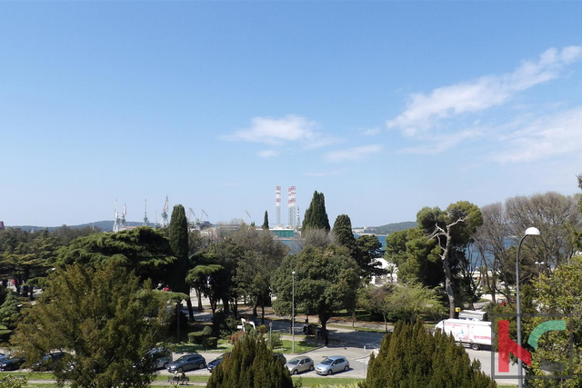 Pula, Centar appartamento 114,90m2 vicino alla Arena