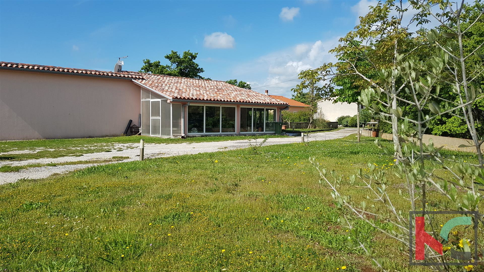 Istria - Marčana house on a quiet location with 26.288 m2 garden