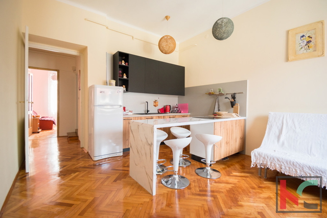 Pula, Strogi centar apartment 65,66m2 in retro ausgabe