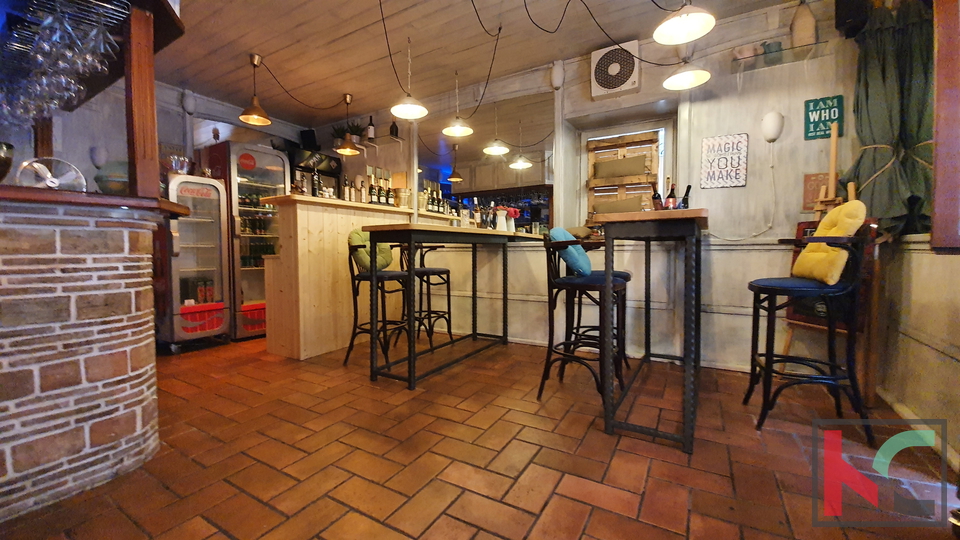 Rovinj - center, attractive cafe with additional apartment and perfect location I 20 m from the sea