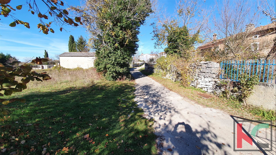 Istria - Svetvincenat - Peresija, building land 1068m2
