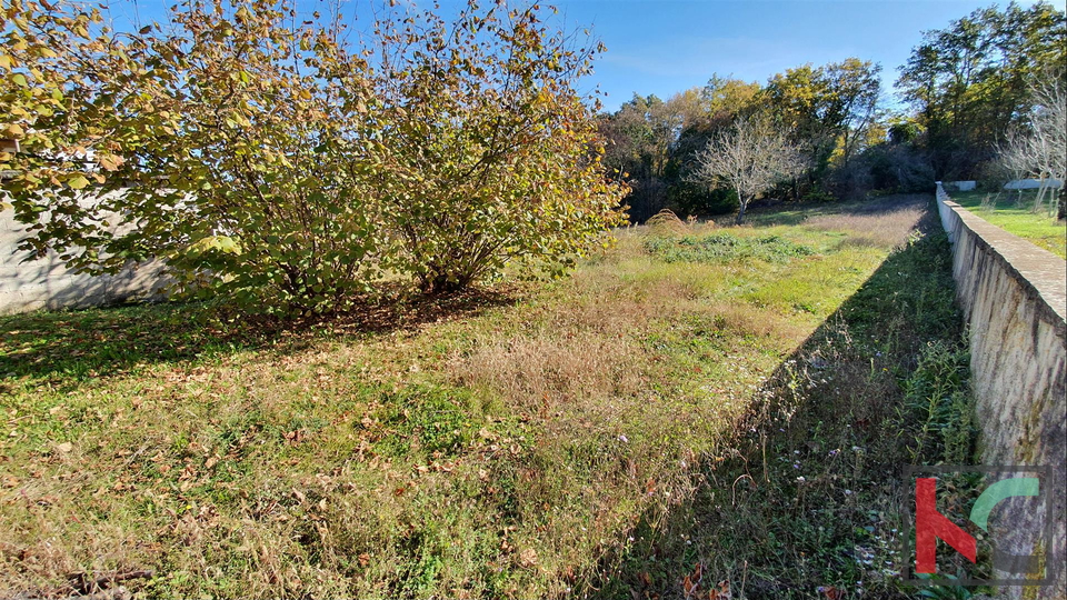 Istria - Svetvincenat - Peresija, building land 1068m2