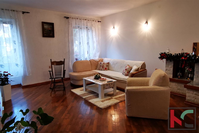 Pula, Center, attractive four bedroom apartment 171.76 m2