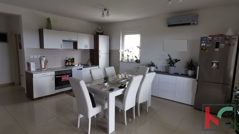 Pula, Šijana, attractive four bedroom apartment 98.49 m2 in a quiet location